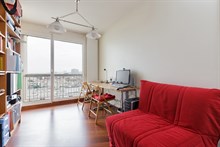 F3 confortable à louer en temporaire pour 6 personnes avec terrasse et vue sur Paris à Garibaldi, Saint Ouen