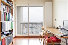 Appartement de 3 pièces à louer en famille ou entre amis pour 6 personnes avec terrasse et vue sur Paris à Garibaldi, Saint Ouen