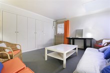 A louer à la semaine bel appartement de 2 pièces en duplex pour 2 ou 4 personnes à Denfert Rochereau Paris 14ème