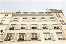 Location meublée confortable d'un F2 pour 2 ou 4 personnes à Odéon Paris 6ème