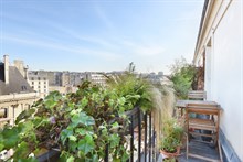 A louer en courte durée bel appartement de 2 pièces confortable pour 2 personnes avec balcon filant boulevard Voltaire Paris 11ème