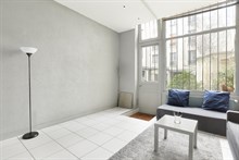 Location meublée de courte durée d'un appartement de 2 pièces type loft à deux pas des Buttes Chaumont Paris 19ème