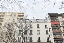 A louer en courte durée au mois bel appartement de 2 pièces à deux pas des Buttes Chaumont Paris 19ème arrondissement