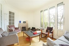 Location meublée à la semaine d'un F2 de standing avec balcon aux Batignolles Paris 17ème arrondissement