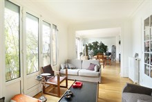 A louer en courte durée bel appartement de 2 pièces pour 4 personnes aux Batignolles Paris 17ème arrondissement