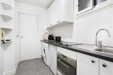 Location meublée à la semaine d'un grand studio refait à neuf aux Batignolles Paris 17ème