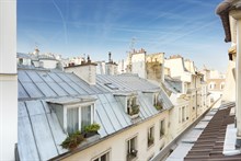 Location meublée à la semaine d'un studio confortable pour 2 place Saint Michel Paris 6ème arrondissement