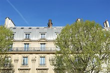 Studio confortable à louer à la semaine pour 2 personnes place Saint Michel Paris 6ème