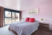 Duplex moderne à louer en courte durée au mois avec 2 chambres rue Laugier à Pereire Paris 17ème