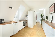 Location meublée confortable d'un F2 moderne pour 2 personnes dans le Village d'Auteuil Paris 16ème