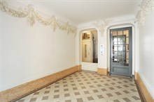 Location meublée de standing d'un appartement de 2 pièces pour 2 dans le Village d'Auteuil Paris 16ème