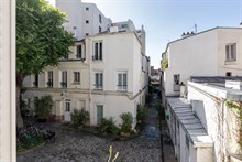 A louer en courte durée appartement meublé de 2 pièces à Commerce Paris 15ème arrondissement