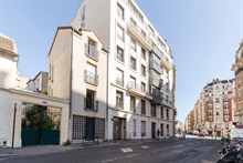 Location meublée de courte durée d'un F2 moderne à Commerce Paris 15ème arrondissement