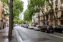 A louer en courte durée à la semaine appartement moderne refait à neuf en mezzanine pour 2 à Alésia Paris 14ème arrondissement