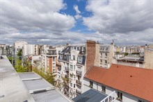 A louer en courte durée au mois duplex confortable avec terrasse pour 2 à Nation Paris 11ème arrondissement