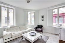 Location meublée de standing d'un duplex moderne pour 6 personnes avec 3 chambres à Puteaux