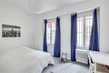 Location meublée de courte durée d'un duplex moderne pour 6 personnes avec 3 chambres à Puteaux