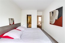 Location de prestige d'un appartement de 2 pièces moderne avec balcon à Neuilly-Sur-Seine