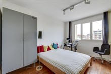 Location meublée mensuelle en courte durée d'un F4 avec 3 chambres et balcon à La Garenne Colombes