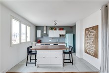 Location meublée à la semaine d'un appartement moderne pour un séjour en famille avec 3 chambres et balcon à La Garenne Colombes