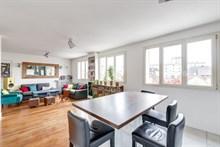 Location meublée mensuelle d'un appartement avec 3 chambres et balcon à La Garenne Colombes