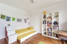 Location meublée à la semaine d'un appartement familial moderne avec 3 chambres et balcon à La Garenne Colombes