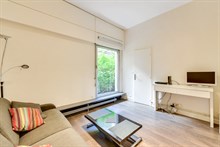 A louer en longue durée au mois studio confortable pour 2 personnes à La Motte Picquet Grenelle Paris 15ème