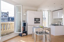 Location meublée de courte durée au mois d'un appartement de 2 pièces confortable avec terrasse à Exelmans Auteuil Paris 16ème