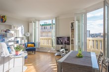 Location meublée mensuelle d'un appartement de 2 pièces pour 2 personnes avec terrasse à Exelmans Auteuil Paris 16ème