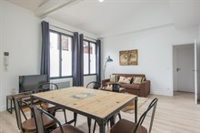 A louer en courte durée à la semaine loft confortable avec 2 chambres doubles à Charles Michels Paris 15ème arrondissement