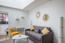 A louer en courte durée en saisonnier pour un séjour en famille F3 de 2 chambres avec terrasse rue Saint Charles Paris à Beaugrenelle 15ème