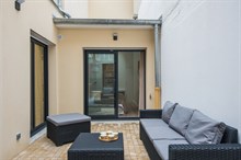 Location meublée mensuelle d'un appartement de 3 pièces avec 2 chambres et terrasse rue Saint Charles Paris à Beaugrenelle 15ème