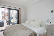 Location meublée mensuelle d'un appartement de 2 chambres refait à neuf et moderne avec terrasse rue Saint Charles Paris à Beaugrenelle 15ème