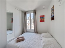 A louer au mois appartement meublé de 3 pièces avec 2 chambres doubles à Montmartre Abbesses Paris 18ème