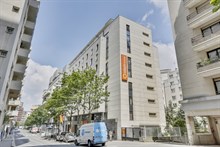 Location meublée à la semaine d'un studio confortable pour 2 à Courbevoie la Défense