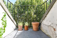 F2 confortable à louer au mois en courte durée pour 2 avec balcon à Nation Paris 12ème arrondissement