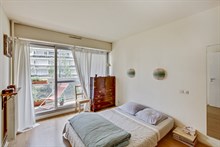 A louer à la semaine appartement de 2 chambres confortables avec balcon terrasse à Montsouris Paris 14ème arrondissement