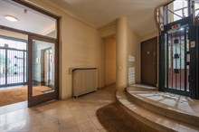 A louer au mois appartement de 2 pièces moderne pour 2 à Montparnasse Paris 15ème arrondissement