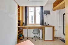 A louer au mois appartement studio confortable à Cadet Saint-Georges Paris 9ème arrondissement