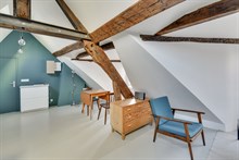 Location meublée mensuelle d'un loft moderne refait à neuf pour 2 à Strasbourg Saint Denis République Paris 10ème