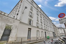 Location meublée mensuelle d'un studio agréable pour 2 idéalement situé Gambetta Bagnolet en face de Père Lachaise, Paris 20ème