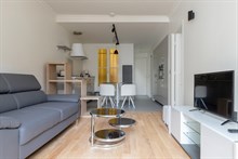 Location meublée confortable d'un grand appartement F2 pour un couple à Odéon Saint Germain Paris 6ème arrondissement