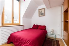 Triplex moderne à louer à l'année sur 2 pièces avec 1 chambre double à Saint-Germain Odéon Paris 6ème