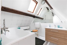 A louer meublé à l'année triplex de 2 pièces pour 2 meublé et moderne à Odéon Saint-Germain-des-Prés Paris 6ème