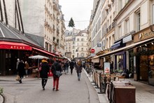 A louer meublé à l'année triplex de 2 pièces pour 2 meublé et moderne à Odéon Saint-Germain-des-Prés Paris 6ème