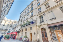 Location meublée confortable à la semaine d'un studio pour 2 à Montorgueil Paris 2ème