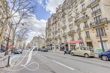 A louer au mois en bail mobilité temporaire appartement meublé en alcôve et moderne à Ecole Militaire Paris 7ème arrondissement