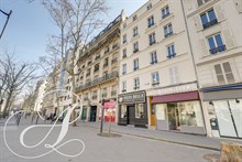 Location au mois Paris proche Porte Dorée et commerces et métro ligne 6