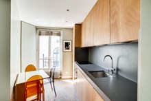 Bel appartement ancien avec des meubles modernes situé dans le quartier de Paris Montparnasse 15ème arrondissement