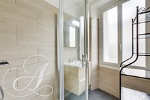 Location meublée mensuelle d'un appartement studio pour l'année refait à neuf avenue de Versailles Paris 16ème arrondissement